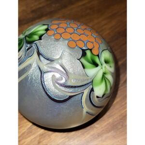 1977 Orient & Flume Pulled Feather FLORAL FLOWER Paperweight Iridescent Blue